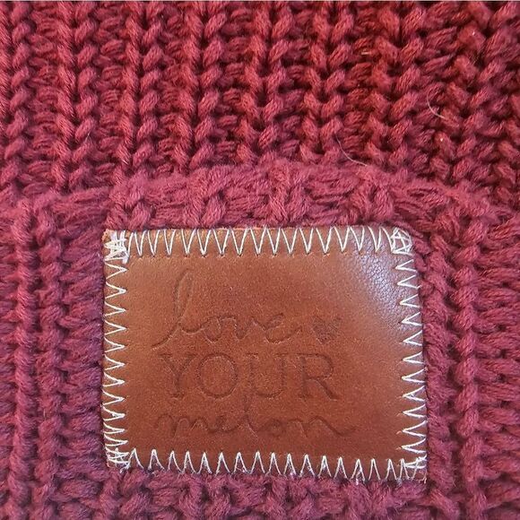 Love your melon maroon beanie with brown leather patch and removable brown fur - Picture 3 of 4
